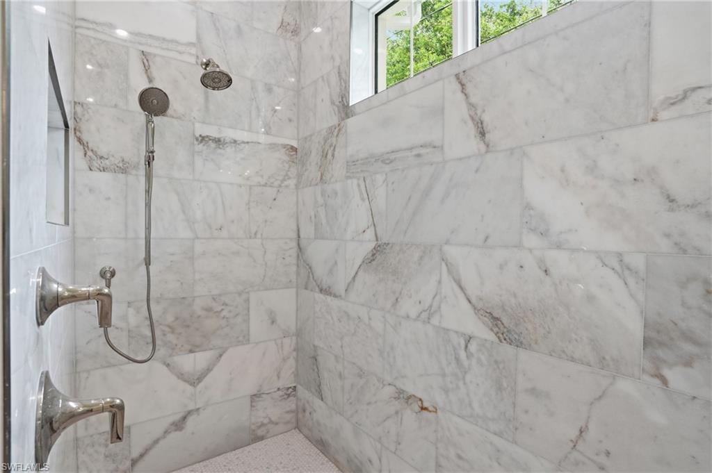 LAKE PARK - Residential