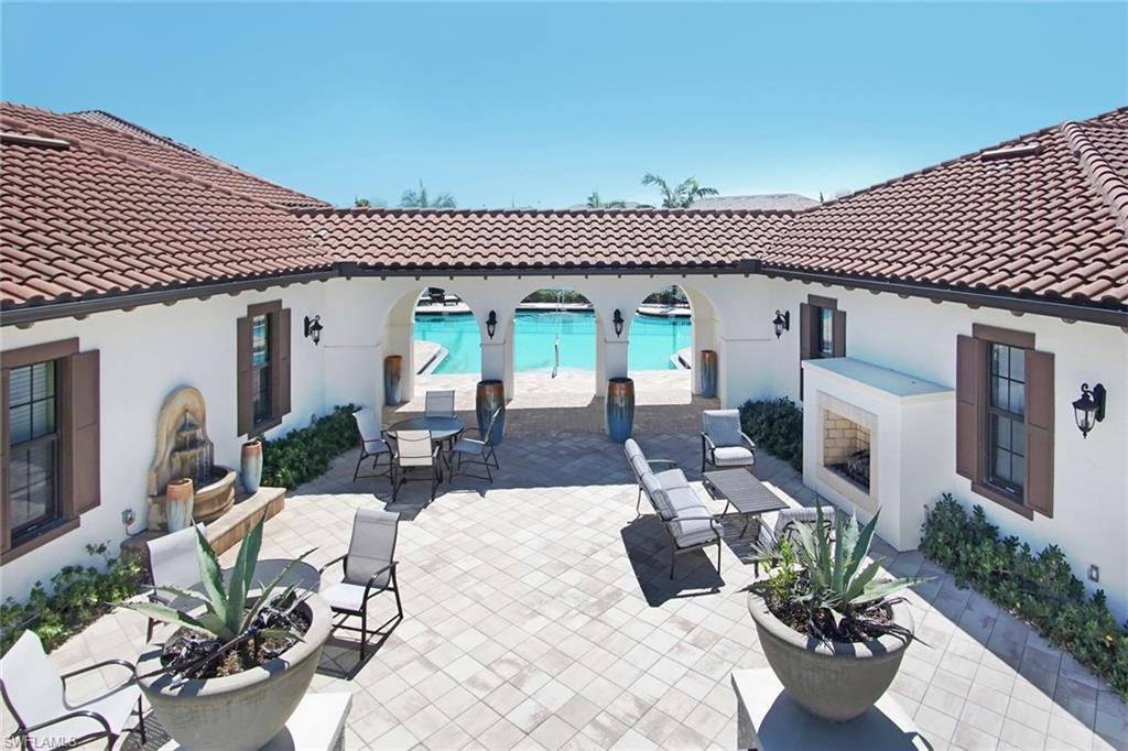 CARRIAGE HOMES AT LIVINGSTON LAKES - Residential