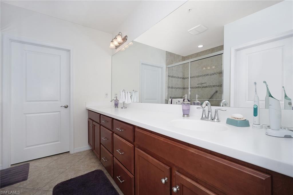 CARRIAGE HOMES AT LIVINGSTON LAKES - Residential