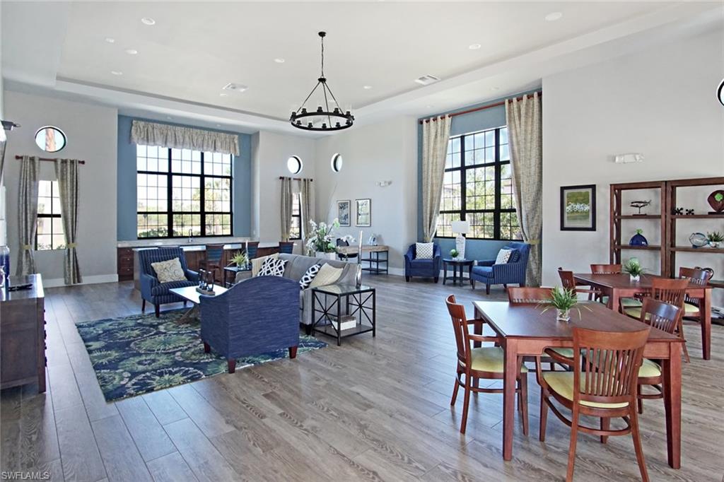 CARRIAGE HOMES AT LIVINGSTON LAKES - Residential