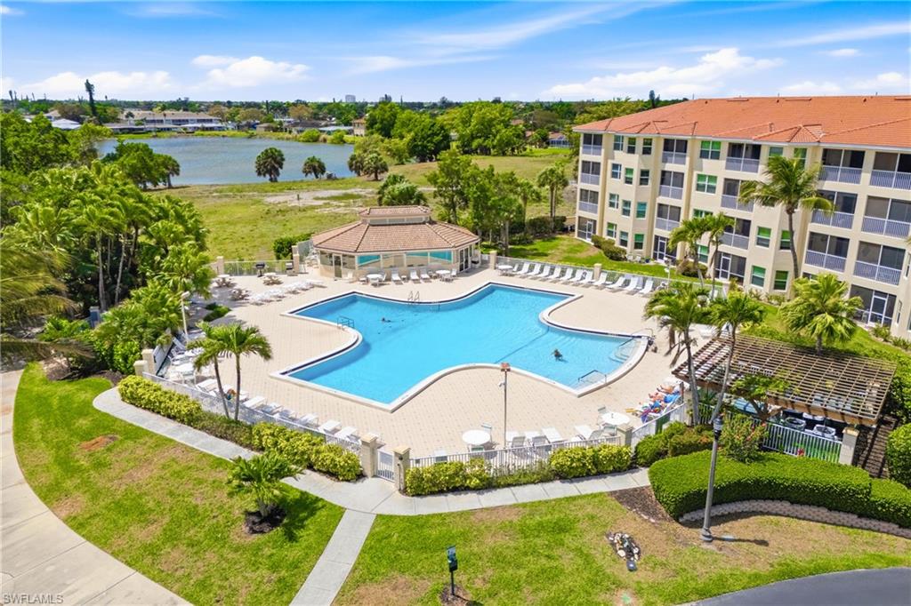 FAIRWAY VILLAS - Residential