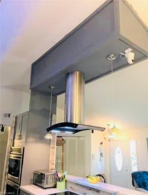 MIRROR LAKES - Residential