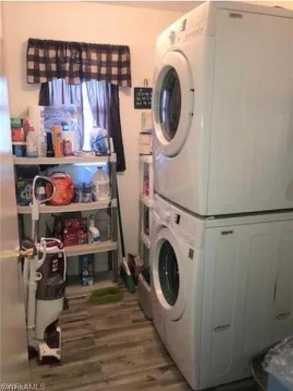 MIRROR LAKES - Residential