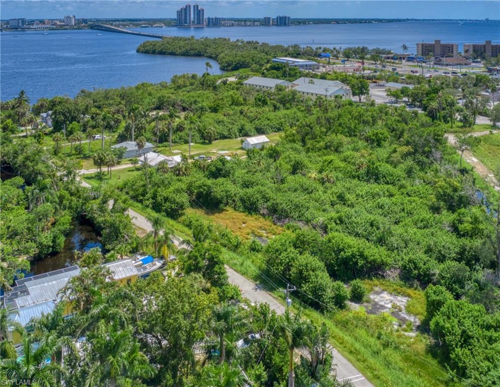 NORTH FORT MYERS - Land
