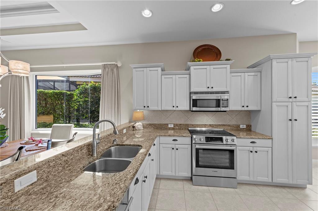 TROON LAKES - Residential