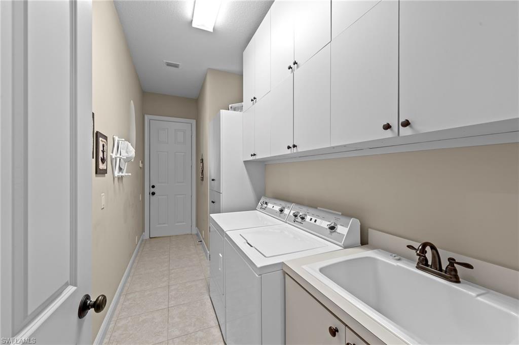 TROON LAKES - Residential