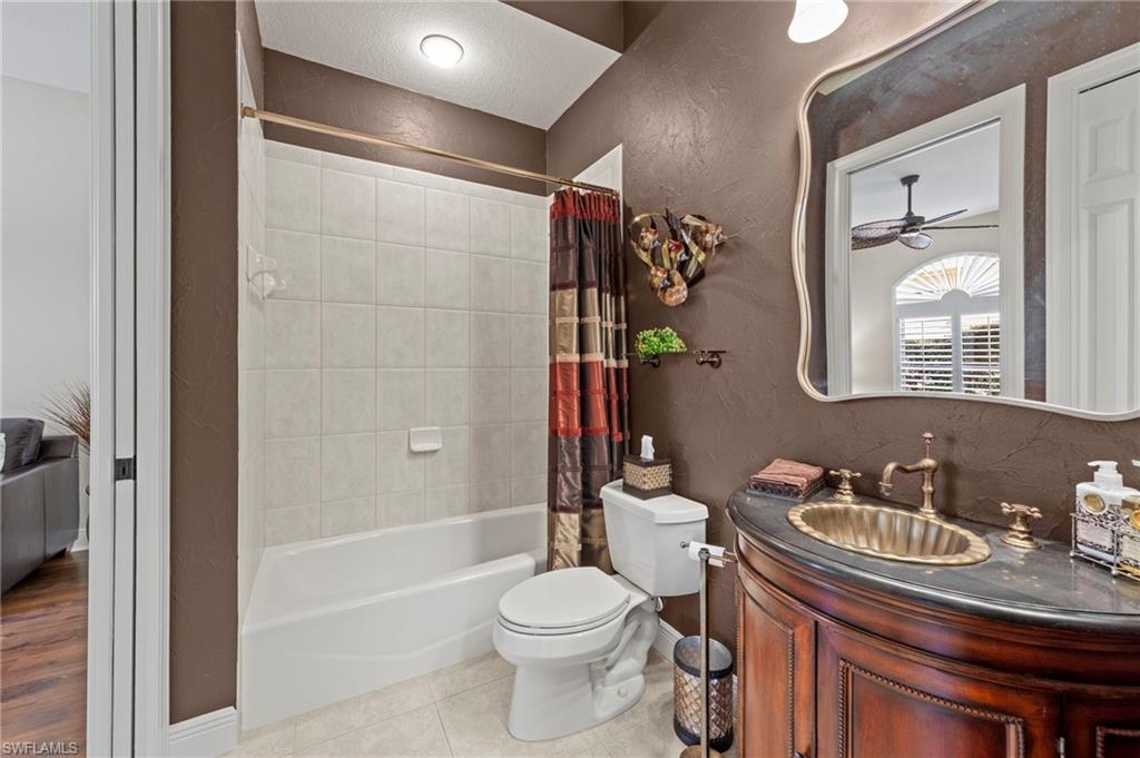 TROON LAKES - Residential