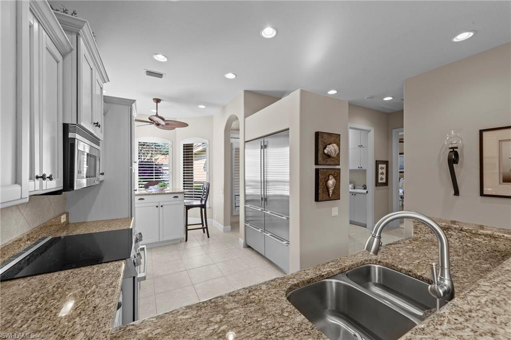 TROON LAKES - Residential