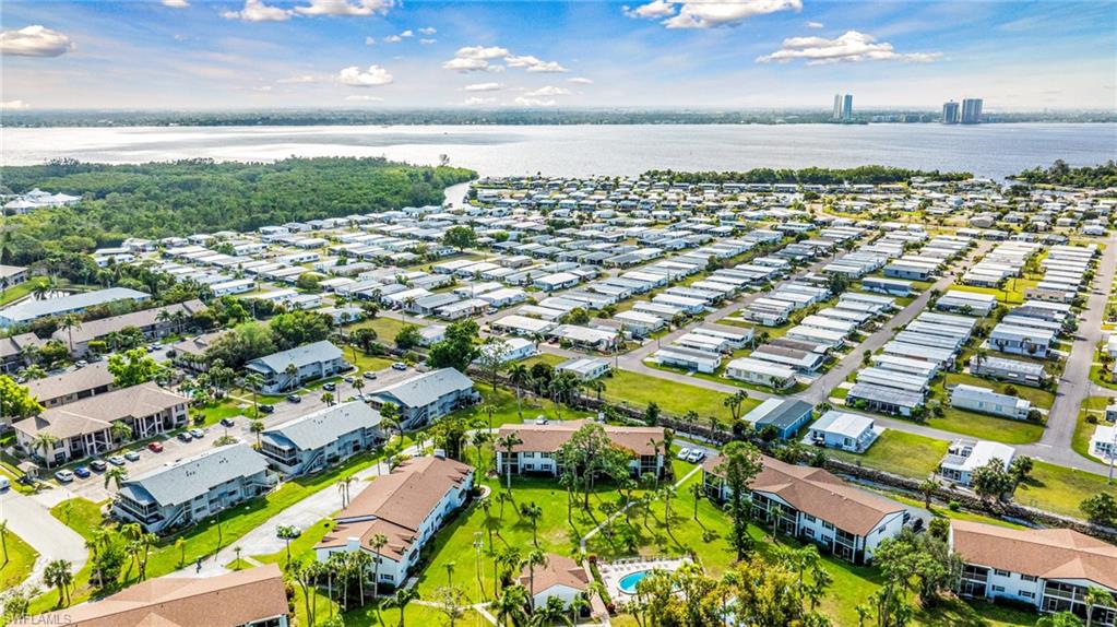 FOXMOOR CONDO - Residential