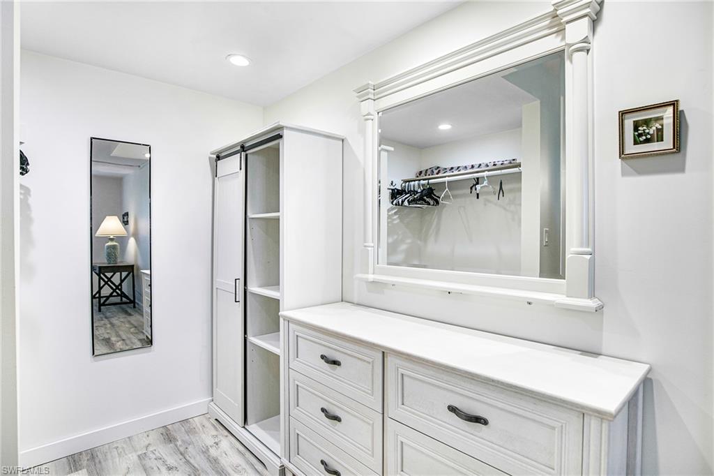 FOXMOOR CONDO - Residential