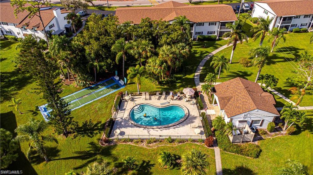 FOXMOOR CONDO - Residential