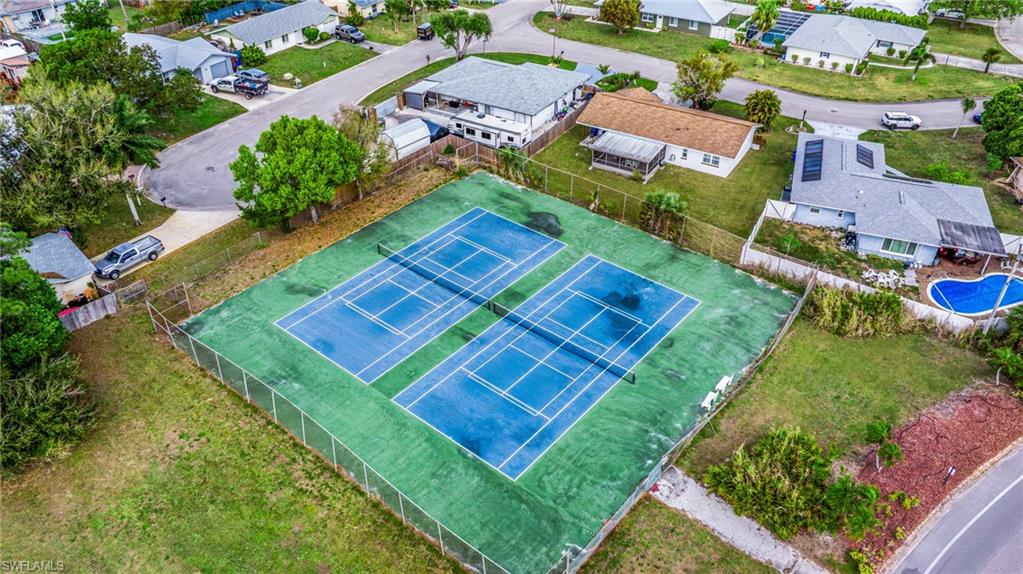 FOXMOOR CONDO - Residential