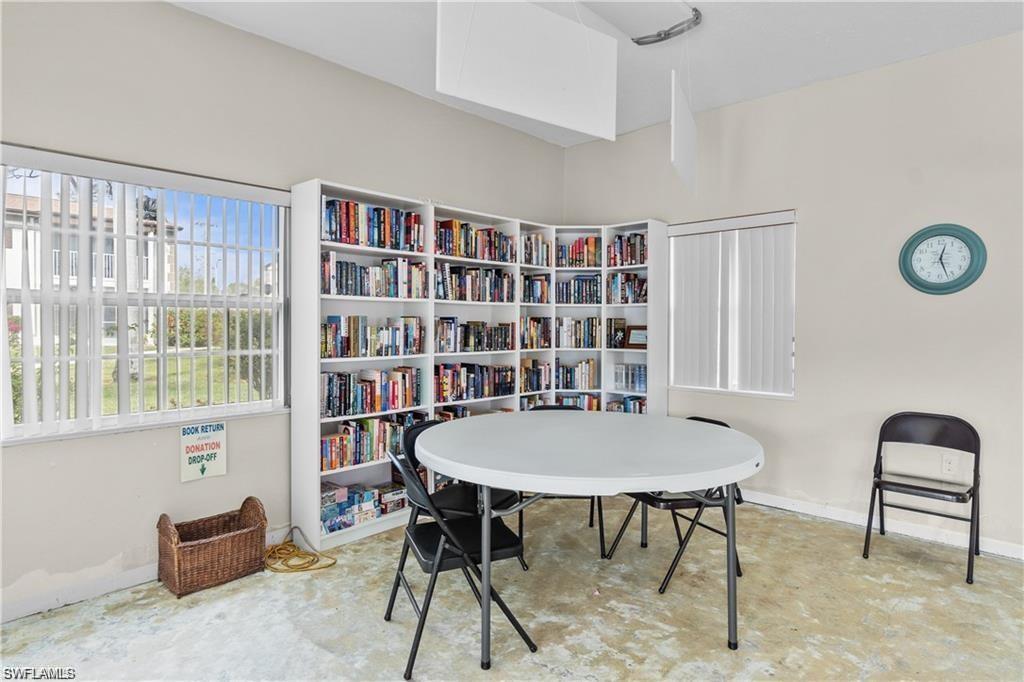 FOXMOOR CONDO - Residential