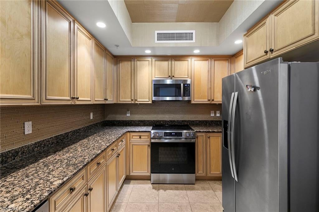 1065 Borghese LN 1002