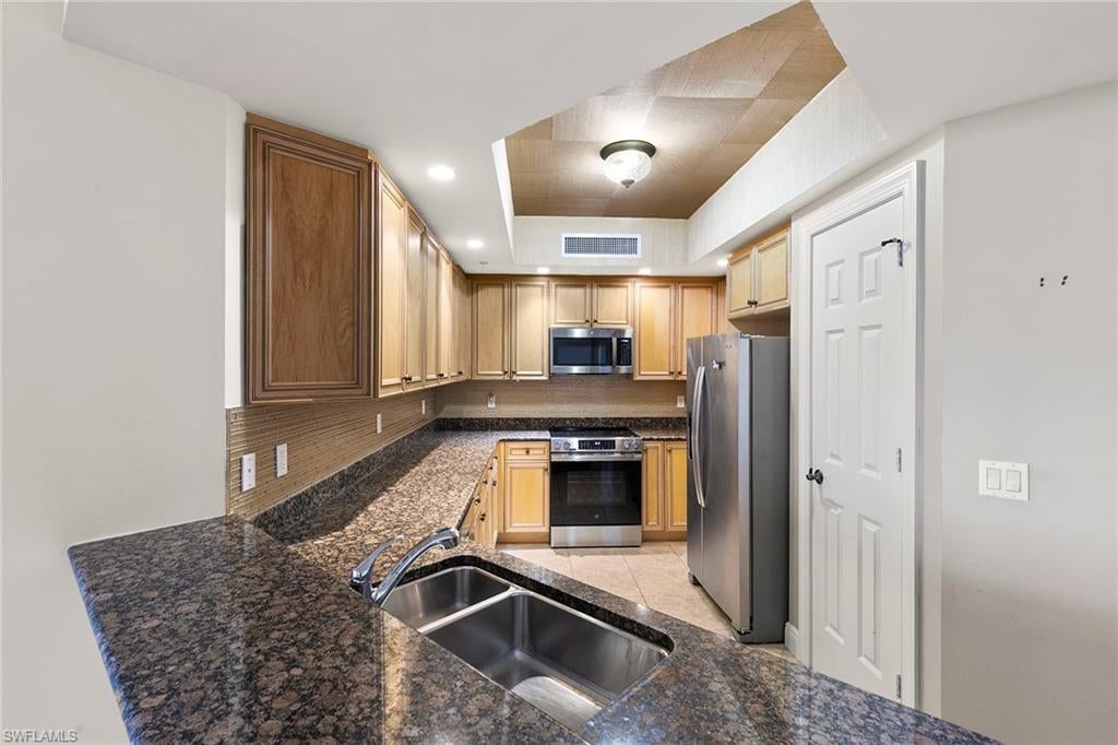 1065 Borghese LN 1002