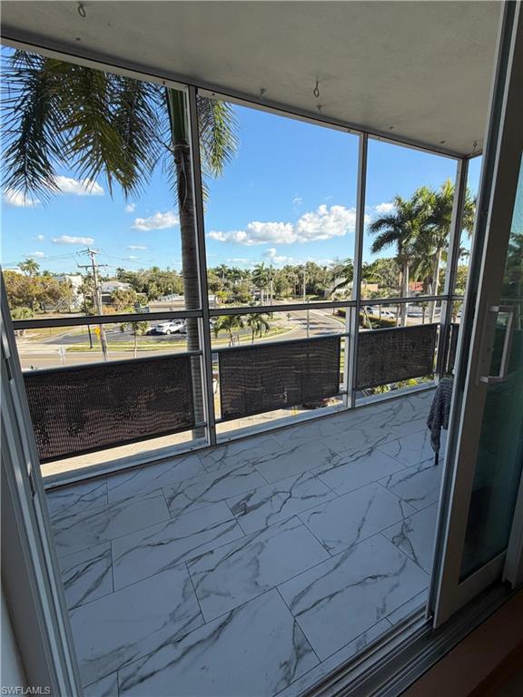 FIRST HARBOUR TOWER CONDO - Residential