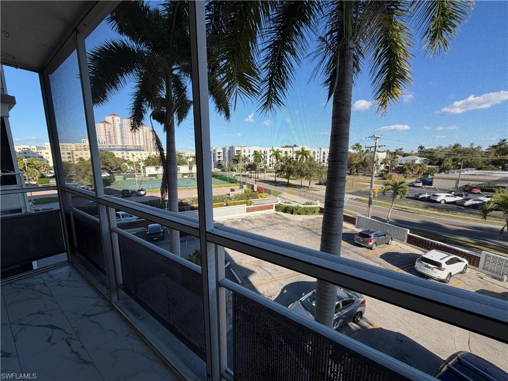 FIRST HARBOUR TOWER CONDO - Residential