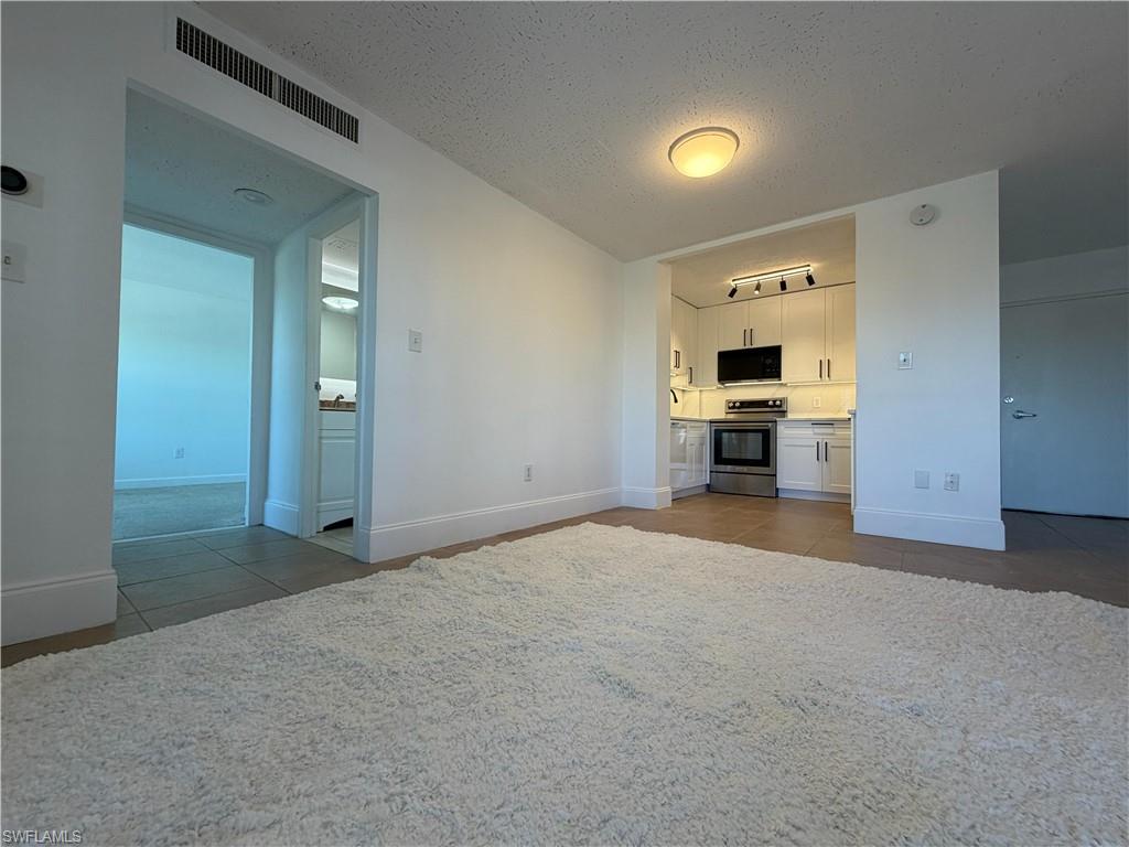 FIRST HARBOUR TOWER CONDO - Residential