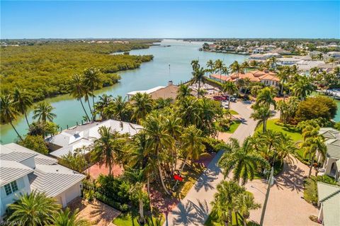 2195 Sheepshead DR NAPLES FL 34102