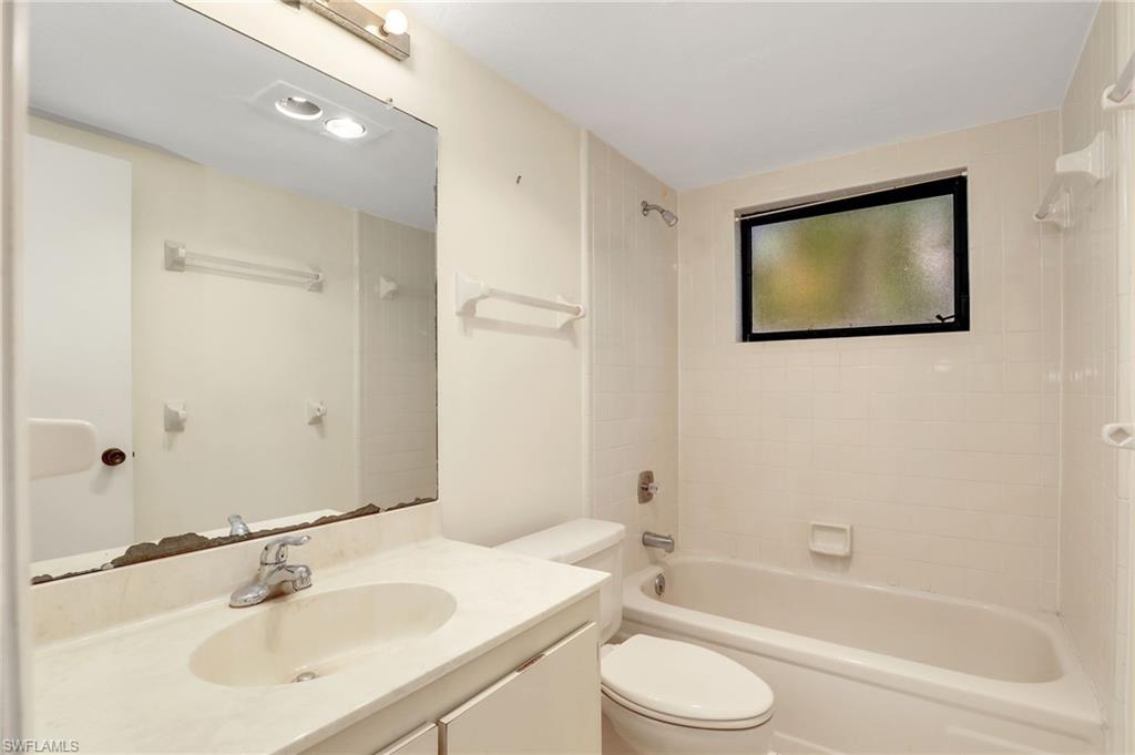 HAMPTONS AT KINGS LAKE - Residential