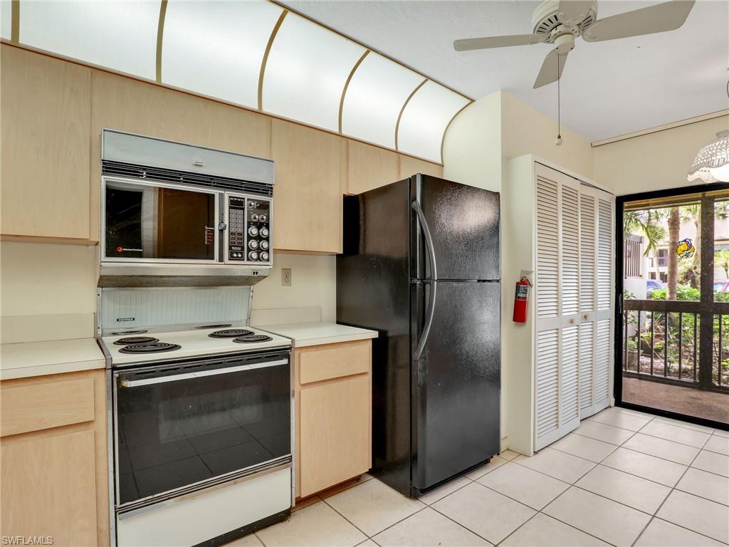 HAMPTONS AT KINGS LAKE - Residential