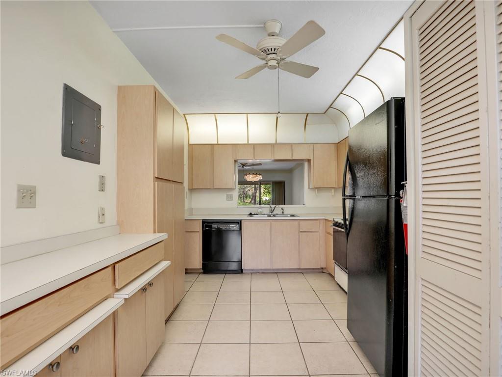 HAMPTONS AT KINGS LAKE - Residential