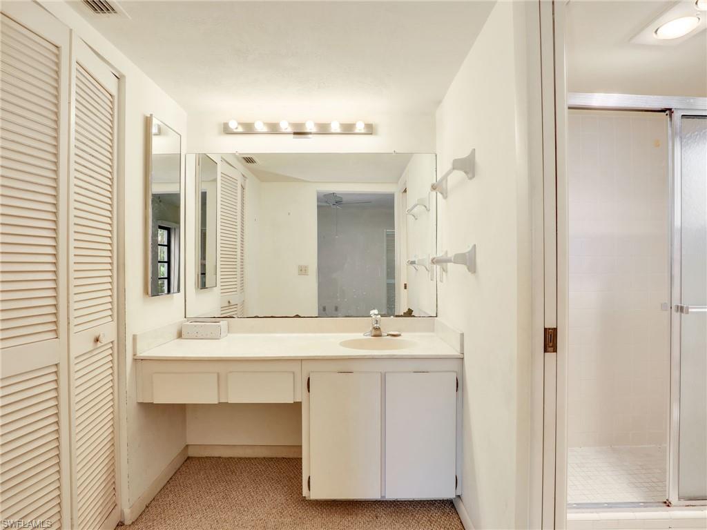 HAMPTONS AT KINGS LAKE - Residential