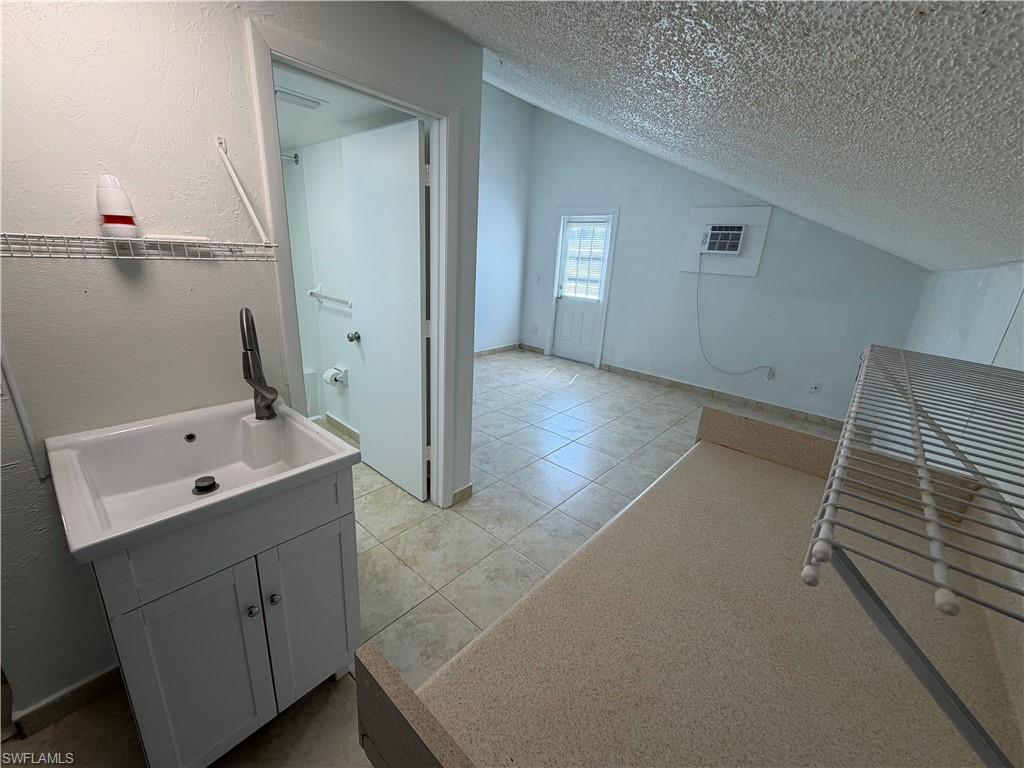 SAN CARLOS PARK - Residential