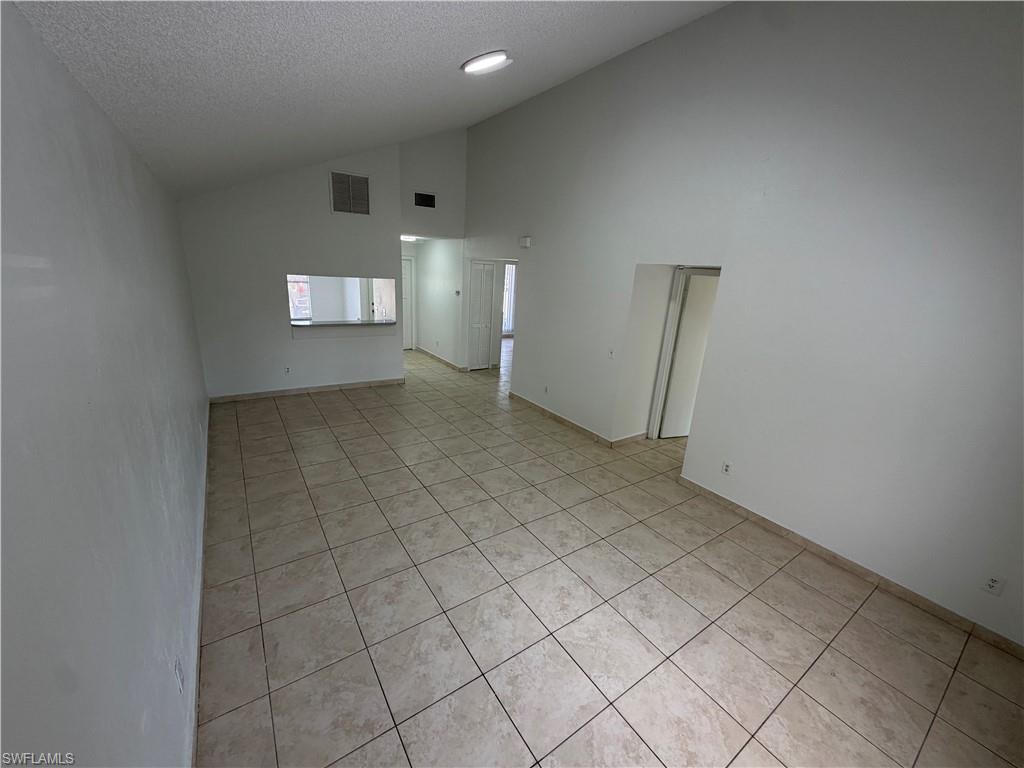 SAN CARLOS PARK - Residential