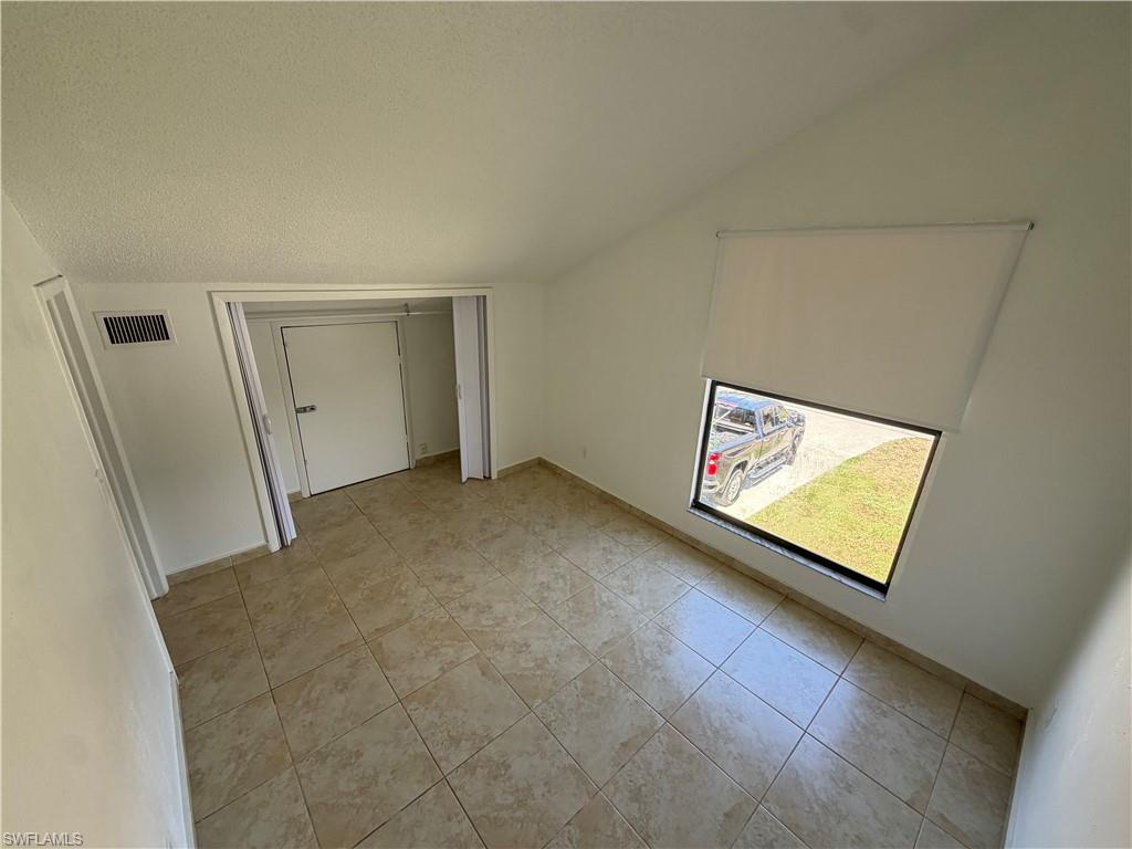 SAN CARLOS PARK - Residential