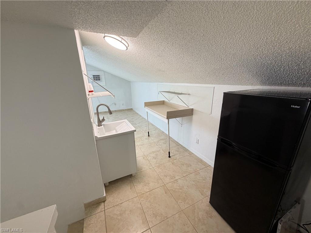 SAN CARLOS PARK - Residential