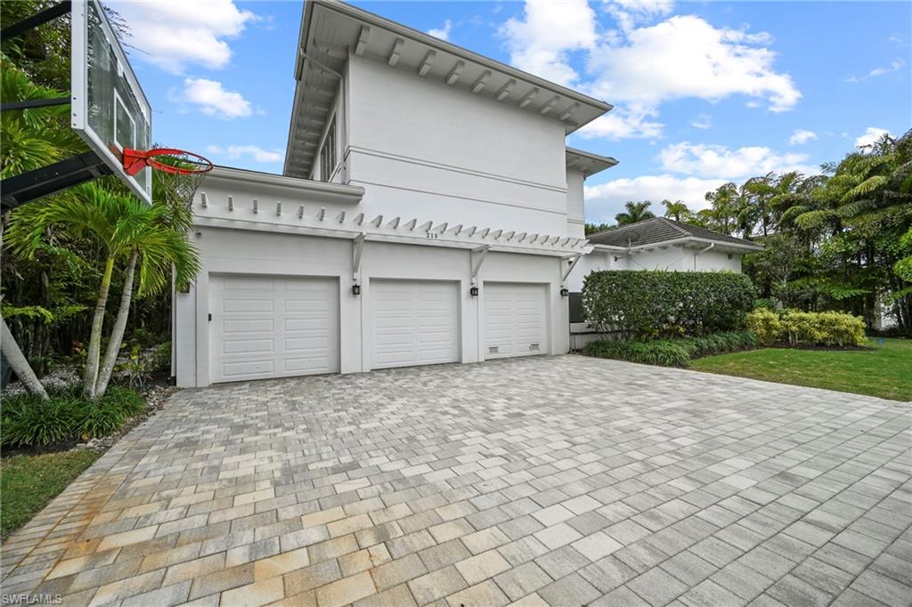 OLDE NAPLES - Residential Lease