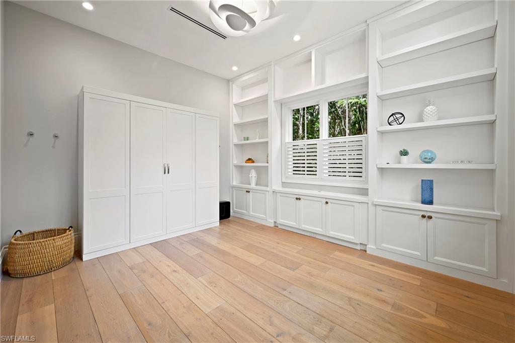 OLDE NAPLES - Residential Lease