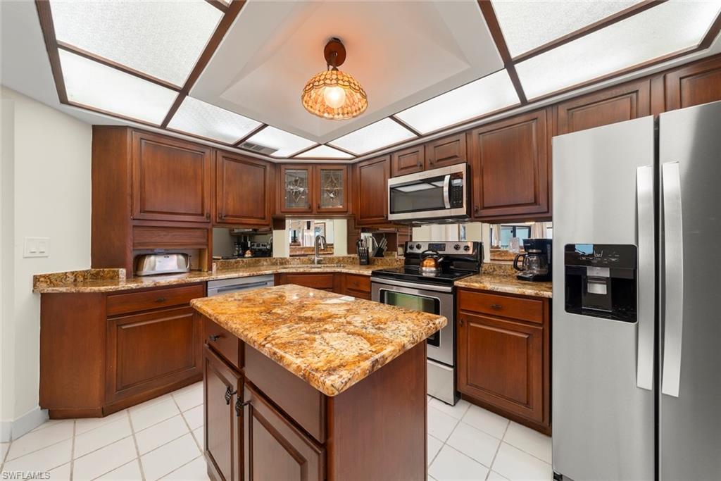 POINTE SANTO DE SANIBEL CONDO - Residential