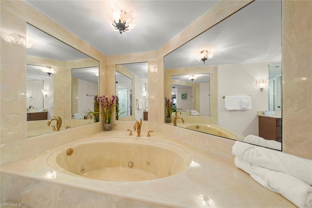 POINTE SANTO DE SANIBEL CONDO - Residential