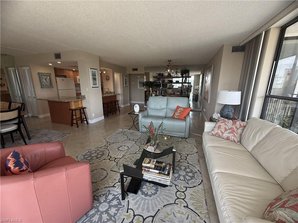 SCHOONER BAY - Residential Lease