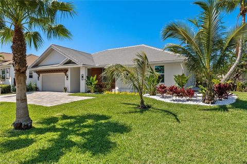 A home in MARCO ISLAND