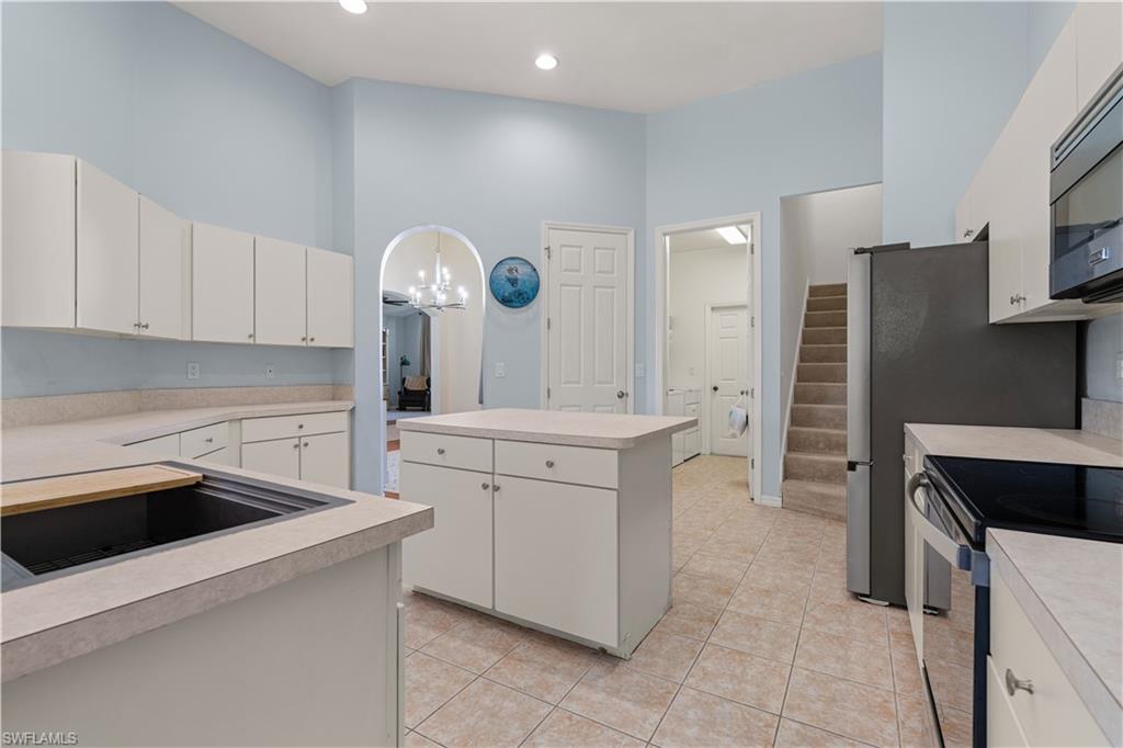 COLONY LAKES - Residential