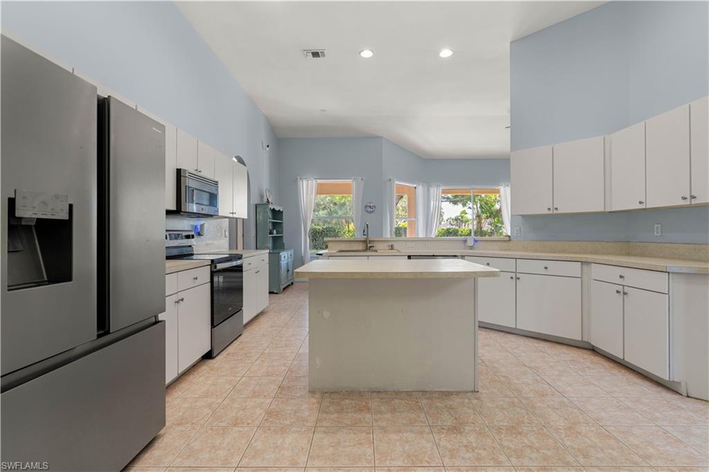 COLONY LAKES - Residential