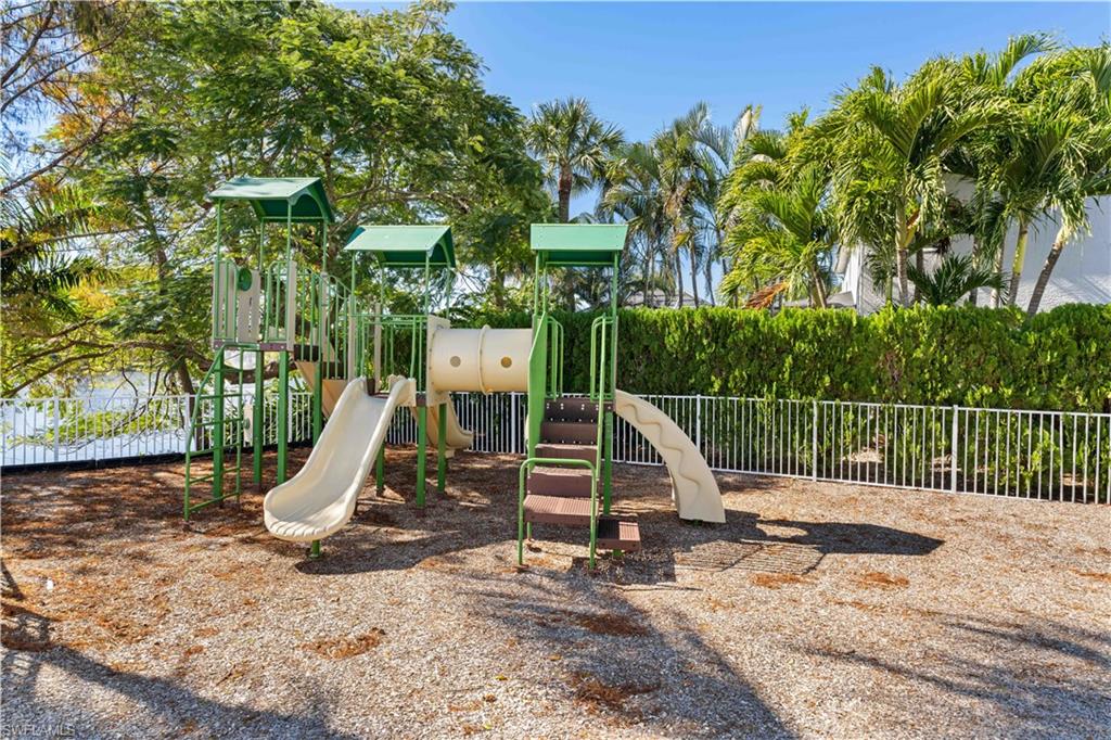 COLONY LAKES - Residential