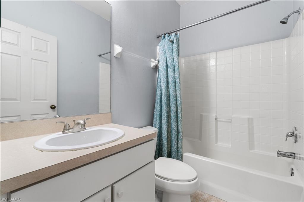 COLONY LAKES - Residential