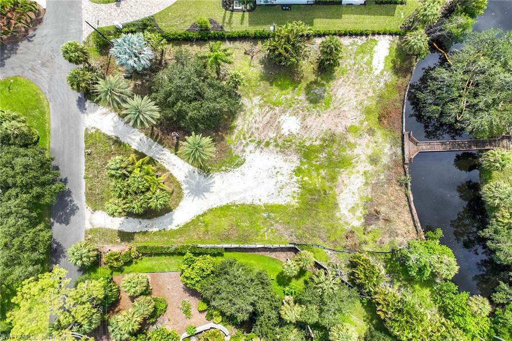 182 Cocohatchee BLVD