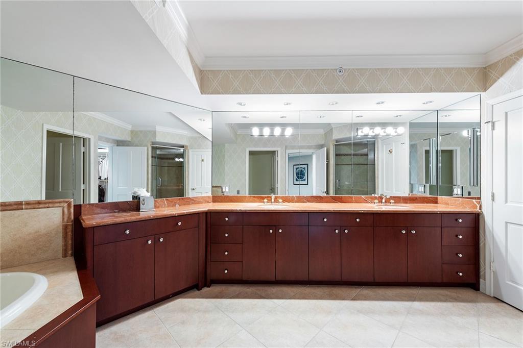 CARLYSLE AT BAY COLONY - Residential