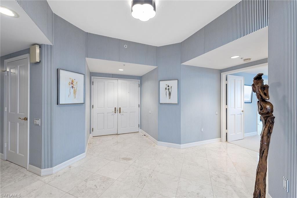 CARLYSLE AT BAY COLONY - Residential