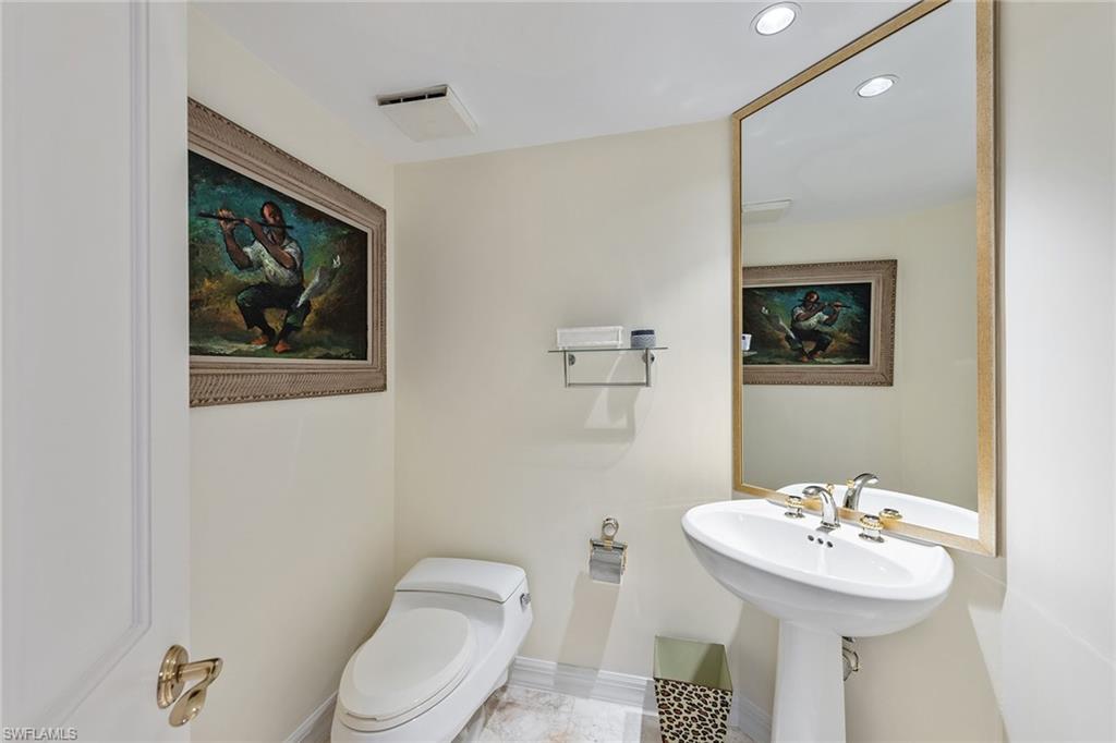 CARLYSLE AT BAY COLONY - Residential