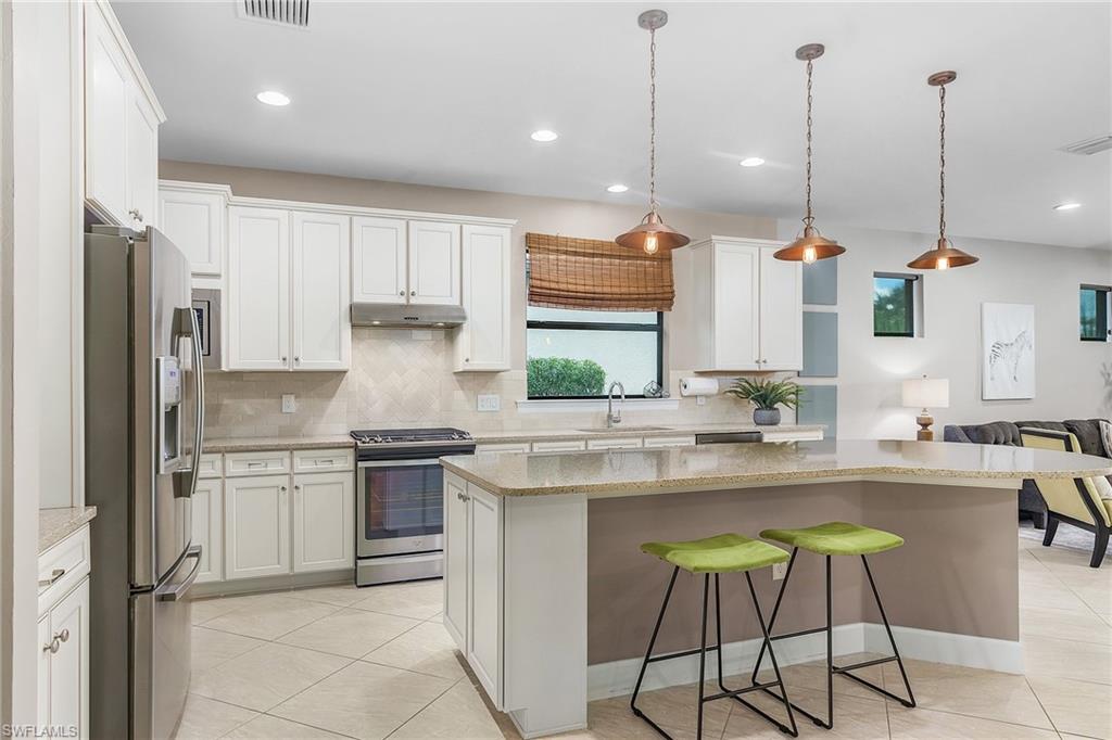 CAMDEN SQUARE - Residential