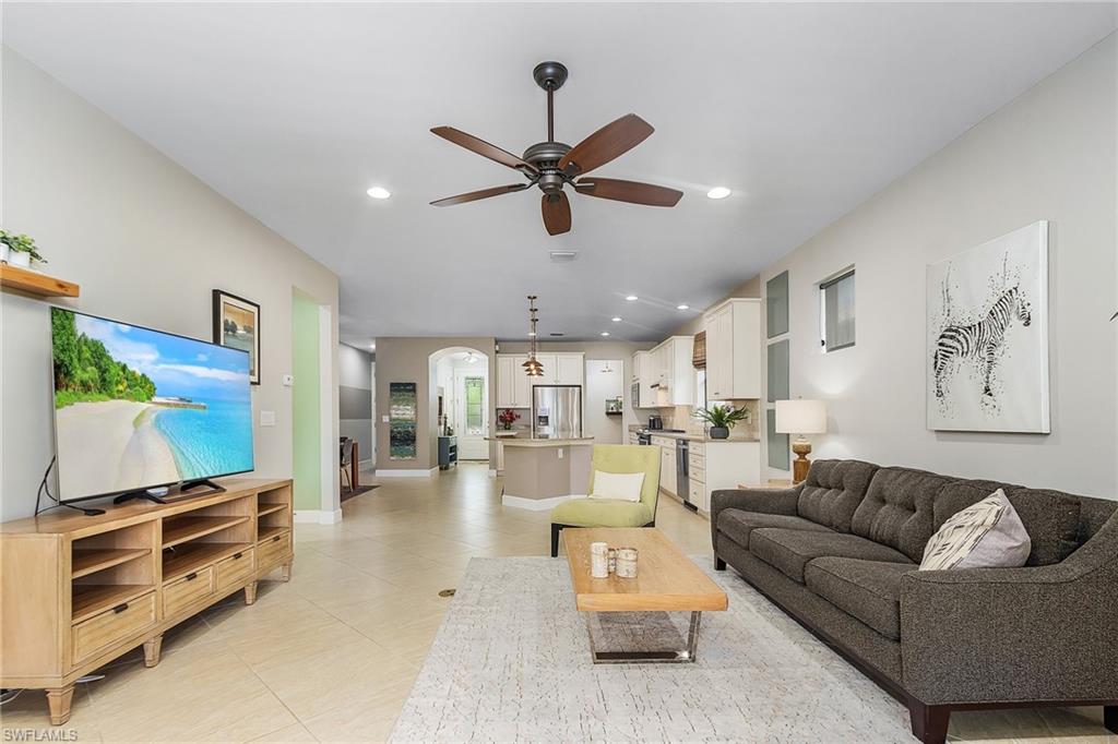 CAMDEN SQUARE - Residential