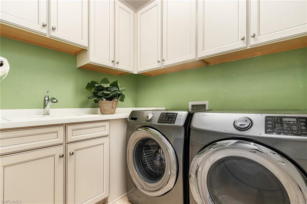 CAMDEN SQUARE - Residential