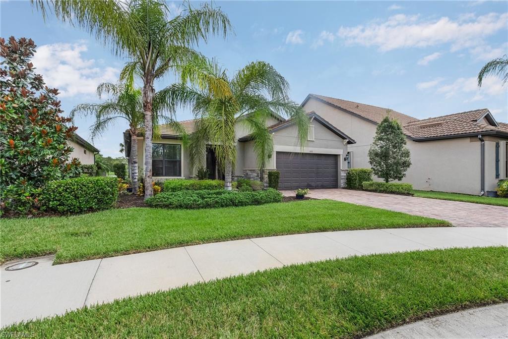 CAMDEN SQUARE - Residential