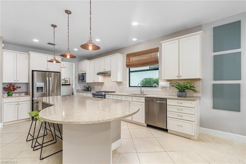 CAMDEN SQUARE - Residential